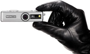 sg006-minox-dsc-spy-camera-hand